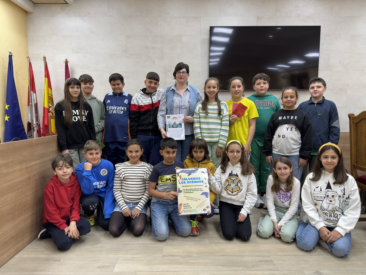 ceipsangil's tweet photo. “SALVEMOS LOS OCÉANOS” es el proyecto que hemos presentado al @aytocuellar. Una propuesta relacionada con los #ODS y con el programa Confint (Conferencia internacional de Jovenes “Cuidemos el planeta”) del que formamos parte como centro #PIEEscuelasSaludables #ProgramaMoai https://t.co/OWNtrD92ON