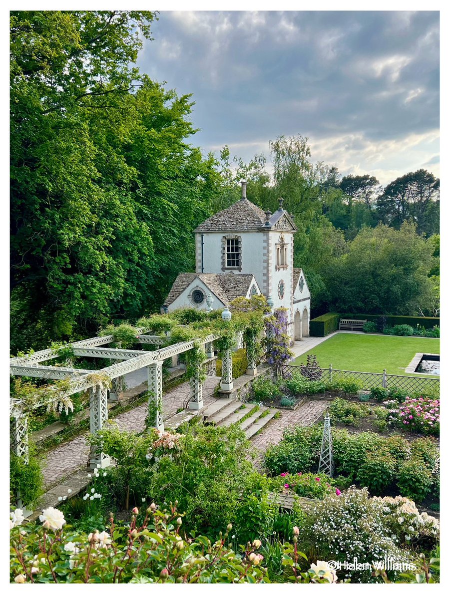 helwlms's tweet photo. Stunning as always.. 👌💕@BodnantGardenNT @nationaltrust @NTCymru_ @ThePhotoHour @DerekTheWeather @Ruth_ITV @ItsYourWales @NWalesSocial @GoNorthWales @itvweather @S4Ctywydd @NWTBiz @bbcweather https://t.co/Uw0of3AAvD