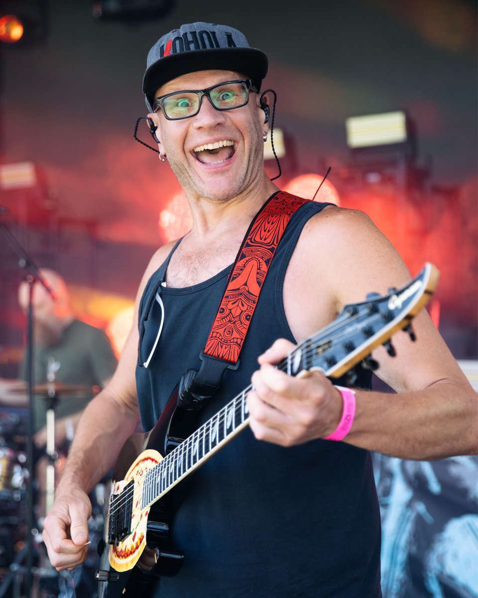 What was Adam looking at? 

📸 @manalivecreative