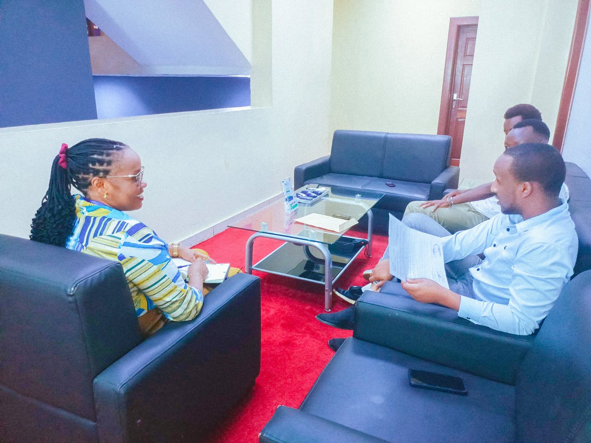 GwsTrend's tweet photo. Dans le cadre du renforcement des relations en vue d’un partenariat gagnant-gagnant, la @BcabBank, sponsor officiel de Miss Queen Ngoma, a reçu la délégation organisatrice de Giti Ca Ngoma, le plus grand événement culturel de l’été à Gitega. https://t.co/BEGdPYtXjr