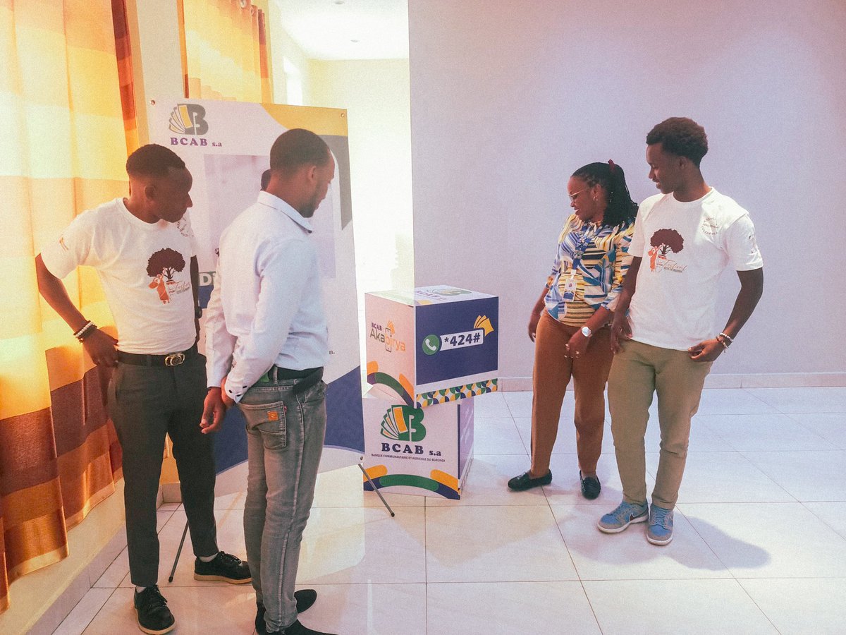 GwsTrend's tweet photo. Dans le cadre du renforcement des relations en vue d’un partenariat gagnant-gagnant, la @BcabBank, sponsor officiel de Miss Queen Ngoma, a reçu la délégation organisatrice de Giti Ca Ngoma, le plus grand événement culturel de l’été à Gitega. https://t.co/BEGdPYtXjr