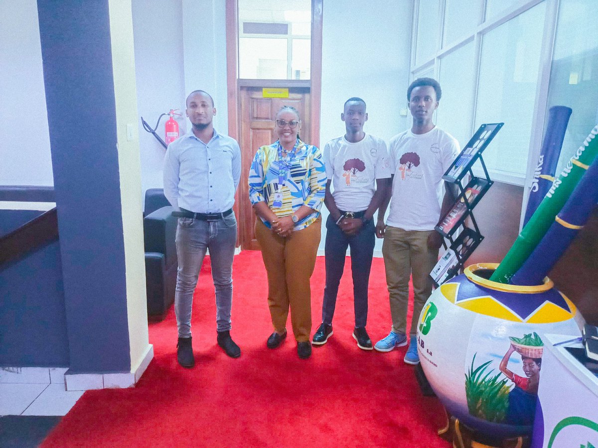 GwsTrend's tweet photo. Dans le cadre du renforcement des relations en vue d’un partenariat gagnant-gagnant, la @BcabBank, sponsor officiel de Miss Queen Ngoma, a reçu la délégation organisatrice de Giti Ca Ngoma, le plus grand événement culturel de l’été à Gitega. https://t.co/BEGdPYtXjr