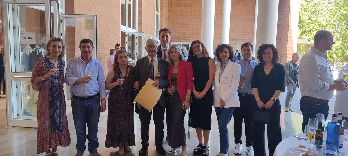 Entrega de Premios del Consejo Social.
Enhorabuena a nuestros compañeros Antonio de la Hoz, Sara Jiménez, Alfonso Saiz (CSIC) y a la spin-off ENVIRO.
<a href="/uclm_es/">Universidad de Castilla-La Mancha</a>