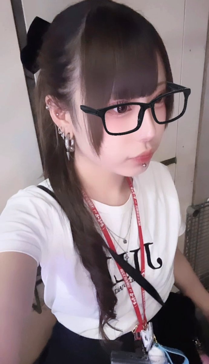 medyu_u's tweet photo. ポニーテール見せるの必死でくっそ真顔 https://t.co/Wepz6VQZcV