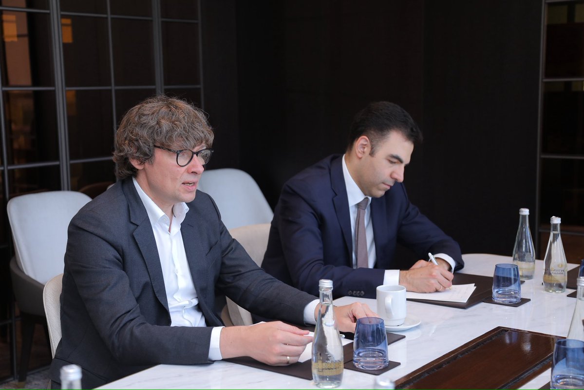 ITUCISRegion (@itucisregion) on Twitter photo Great meeting w/ <a href="/sh_shermatov/">Sherzod Shermatov</a>, Minister of Digital Technologies, on 🇺🇿's role in global #DigitalDevelopment🌍
Appreciated the shared vision for inclusive #Tech cooperation
🙏Looking forward to continued collaboration between 🇺🇿 & <a href="/ITU/">Int’l Telecommunication Union</a> Great meeting w/ <a href="/sh_shermatov/">Sherzod Shermatov</a>, Minister of Digital Technologies, on 🇺🇿's role in global #DigitalDevelopment🌍
Appreciated the shared vision for inclusive #Tech cooperation
🙏Looking forward to continued collaboration between 🇺🇿 & <a href="/ITU/">Int’l Telecommunication Union</a>