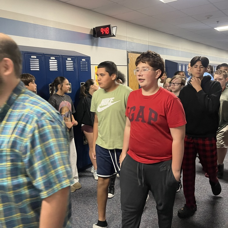 EvansPanthers's tweet image. Our panthers are on their way to 8th grade celebration!!! ☀️ #alohahighschool #evansIMPACT