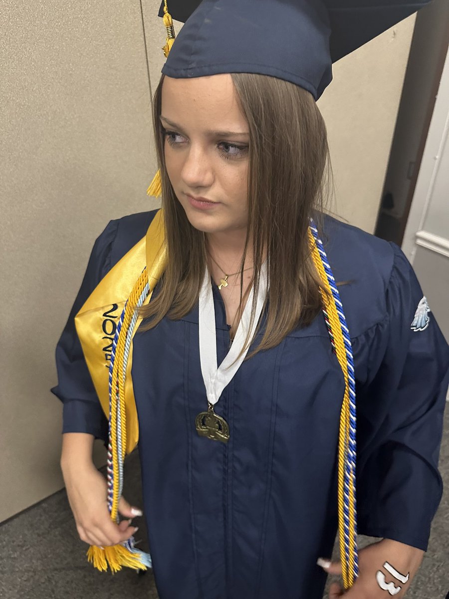 ellxeyy's tweet photo. @taylornation13 yk i had to have my 13!!!

@taylornation13  @taylorswift13 
#classof2025 #graduATE https://t.co/NY1qpSiezP