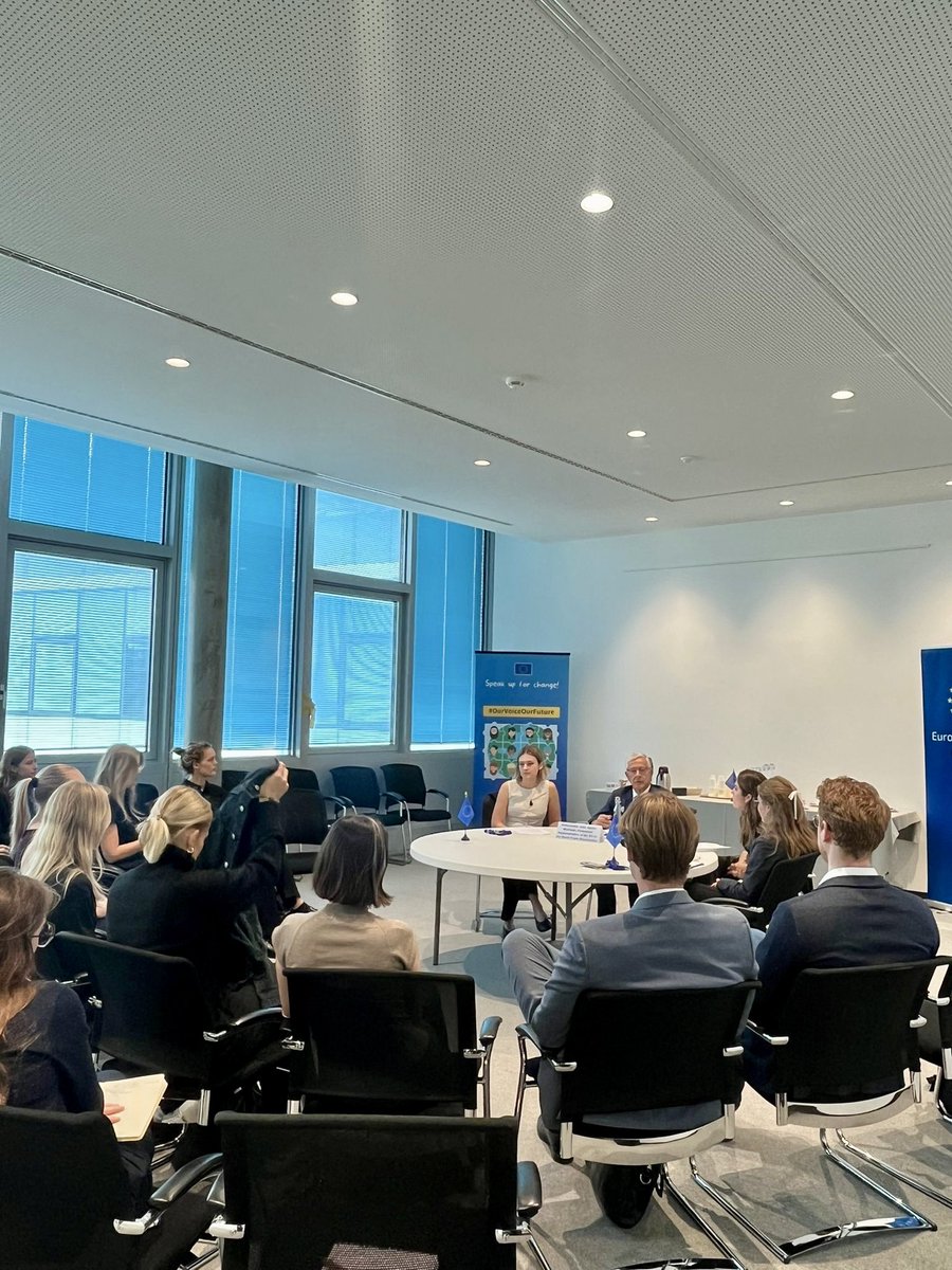 EU_UNGeneva's tweet photo. Our #TeamEurope trainees had a special guest at their EU Tea Talk: Many thanks to @EUAmbWTO João Aguiar Machado for his valuable insights on the EU’s role at the WTO and the future of multilateral trade. #InterNconnected https://t.co/nSuLDoWMFJ