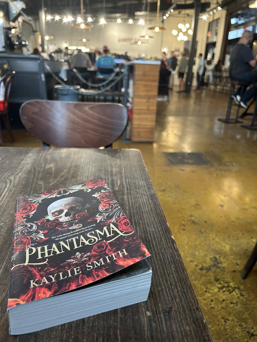 ghostlycherrybb's tweet photo. looking for mooties! #promotwt
Riley  25  she/her
Hi! I’m here for the vibes✌🏻
Here’s just a few things I enjoy:
Music
Coffee, books
Diet Dr. Pepper 
My cat 
Plushies
Some of my favorite books are:
Quicksilver
Heat of the Everflame
Phantasma &amp; Enchantra 

Keep it bubbly folks 🫧 https://t.co/msAWsRvZ9D