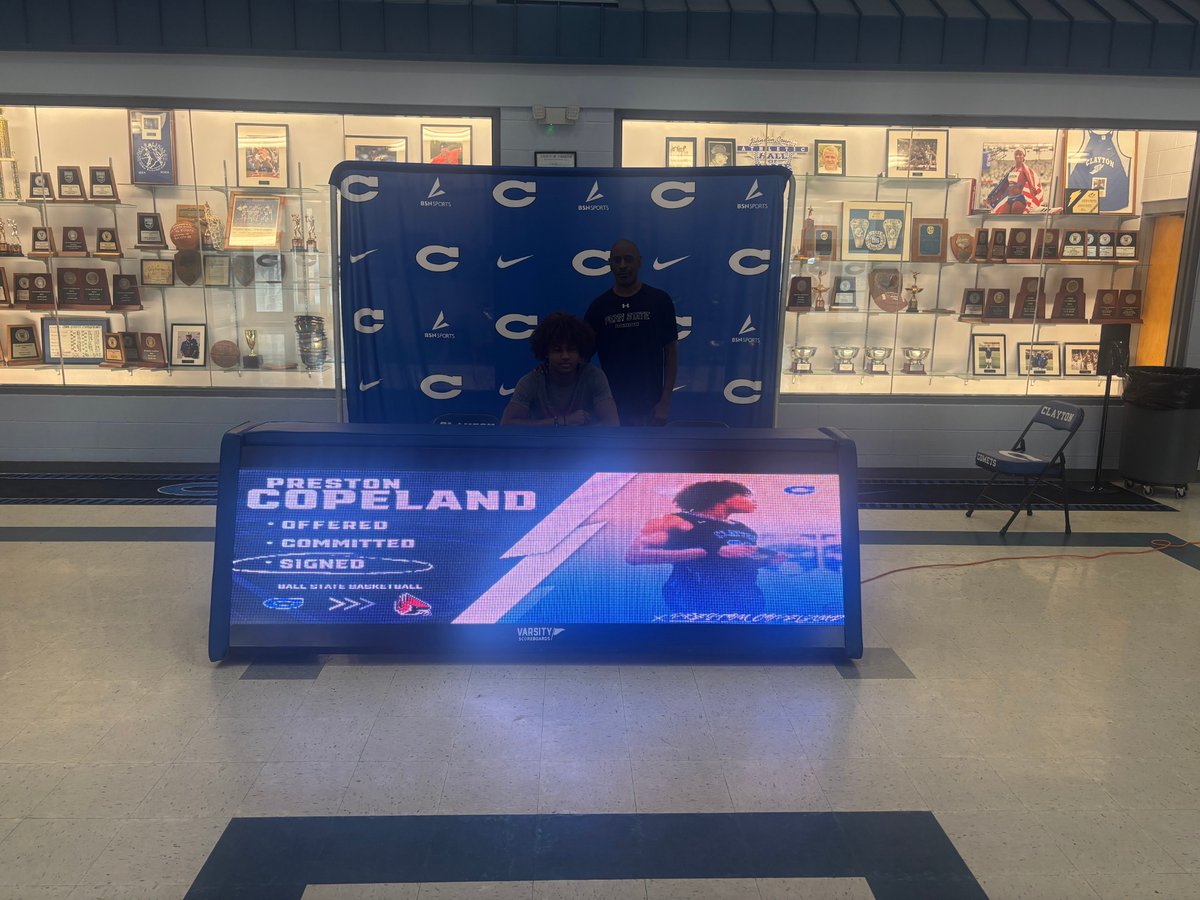 Congratulations to Preston Copeland who was recognized last night for officially signing to play 🏀 at Ball State University!  We are so proud of you Preston and know you will do amazing things in your career at Ball State!  Congratulations!

#GoComets