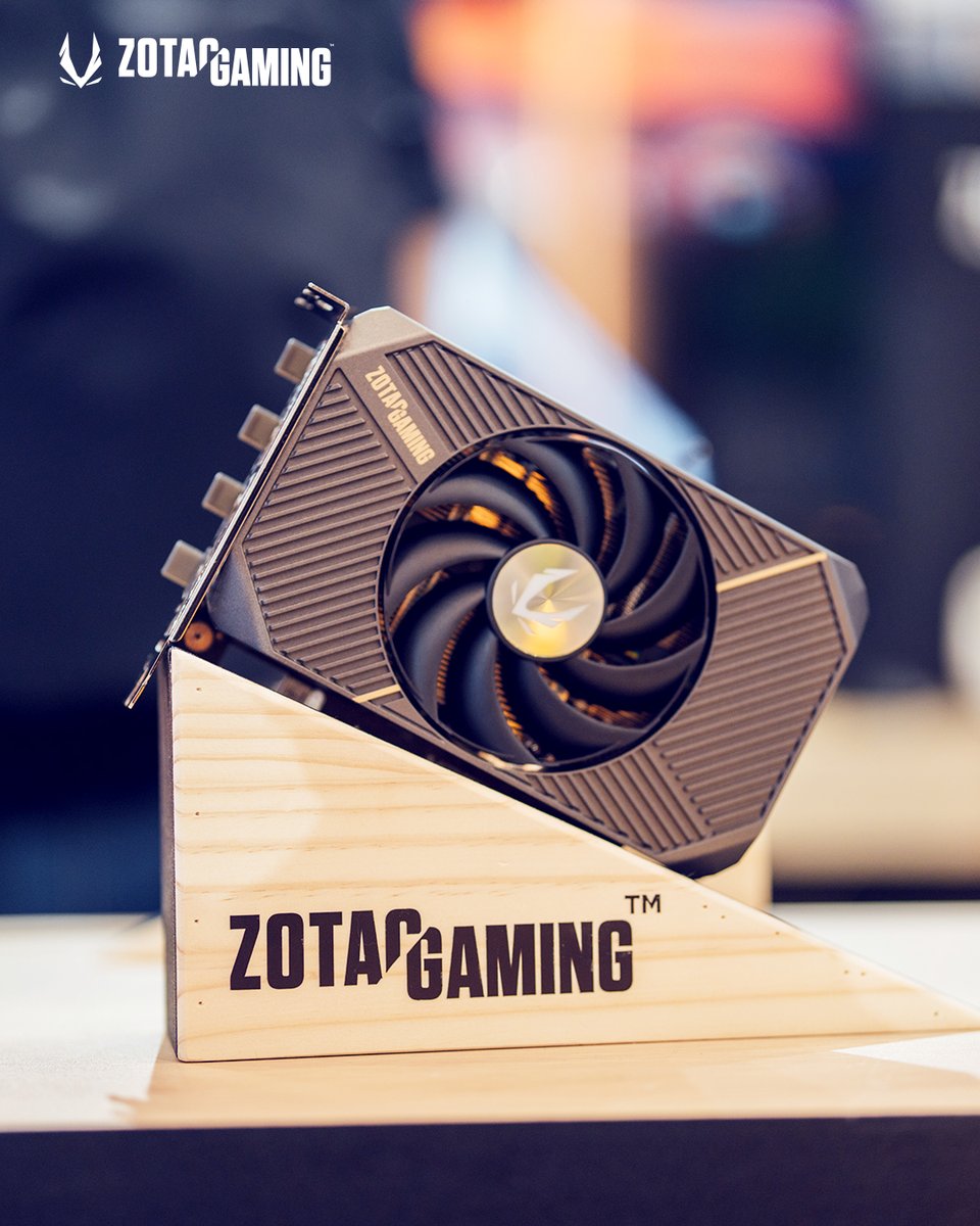 ZOTAC_JAPAN's tweet image. 💡 新しいSFFデュオ。

🆕 GeForce RTX 5060 Low-Profile
🆕 GeForce RTX 5060 SOLO 

その他展示：
⚪ エレガントなホワイトモデル
🌀 コンパクトなツインエッジGPU

#ZOTAC #5060 #LOWPROFILE #SOLO
