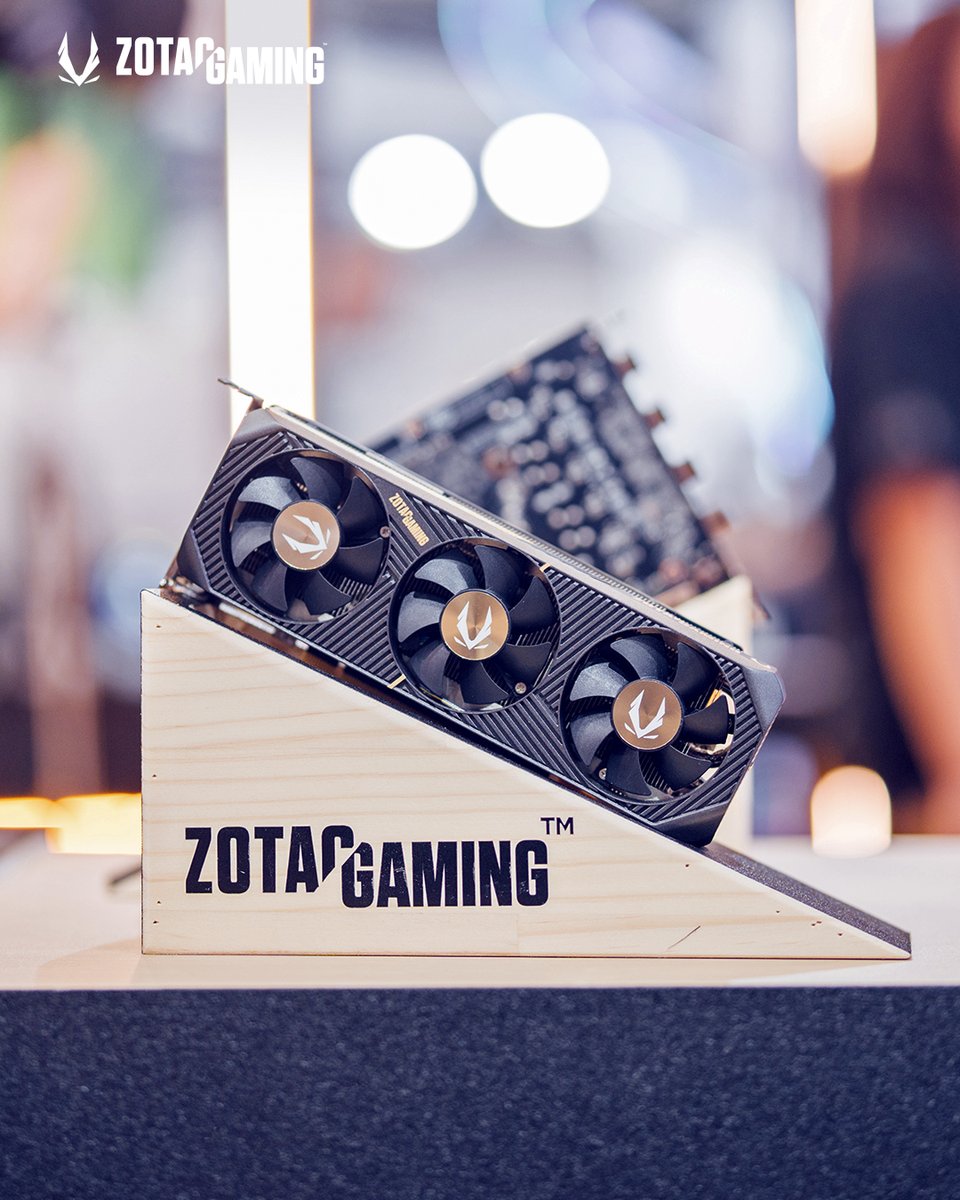 ZOTAC_JAPAN's tweet image. 💡 新しいSFFデュオ。

🆕 GeForce RTX 5060 Low-Profile
🆕 GeForce RTX 5060 SOLO 

その他展示：
⚪ エレガントなホワイトモデル
🌀 コンパクトなツインエッジGPU

#ZOTAC #5060 #LOWPROFILE #SOLO