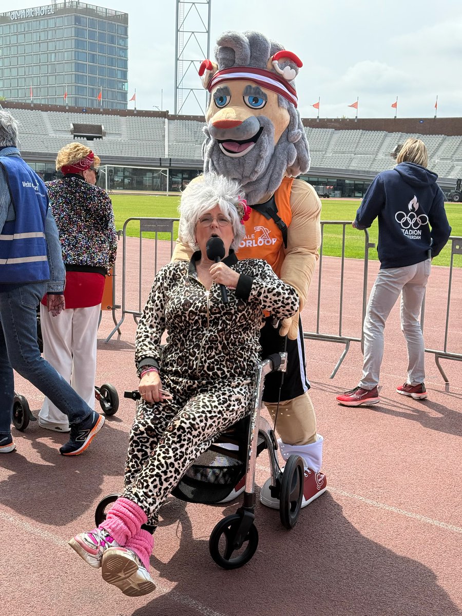 Rollz International tweet media