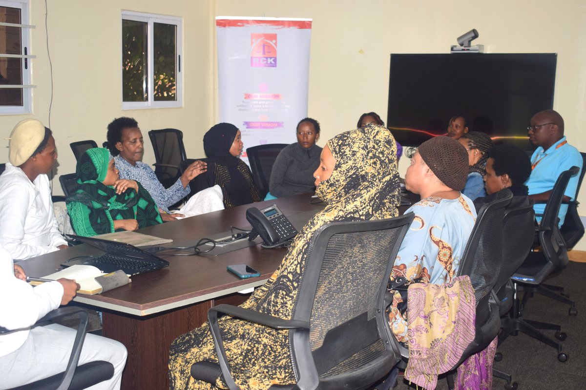 RCKKenya's tweet photo. Sharing experiences &amp; witnessing others’ #HealingJourney builds confidence &amp; hope. As we mark #MentalHealthAwarenessMonth, we wrapped up a 5-week group therapy for 15 #Refugees in Nairobi through #HakinaUshirikiano project, enhancing wellbeing, resilience &amp; coping strategies. https://t.co/9CC4TwzEcX