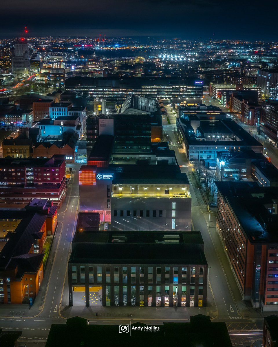Manchester Metropolitan Uni (@manmetuni) on Twitter photo Good luck to everyone shortlisted at this week's Teaching Awards! Nominated by our fantastic students. 🙌
📸: Thank you to <a href="/andymallins/">Andy Mallins</a> for this lovely shot of <a href="/TheUnionMMU/">The Union, Manchester Metropolitan University</a> Good luck to everyone shortlisted at this week's Teaching Awards! Nominated by our fantastic students. 🙌
📸: Thank you to <a href="/andymallins/">Andy Mallins</a> for this lovely shot of <a href="/TheUnionMMU/">The Union, Manchester Metropolitan University</a>
