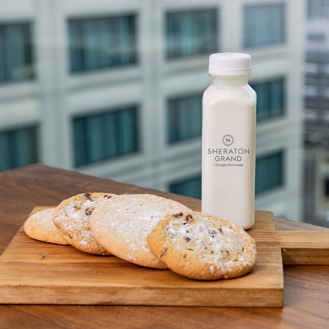 SheratonChicago's tweet photo. Rain or shine, cannonballs are always in season. 💧 Make waves this summer with a stay that comes with all the essentials. Our Splash Into Chicago package includes overnight accommodations, pool swag, a $50 room service credit and bedtime cookies + milk. Link in bio. https://t.co/NE6plzKxBE