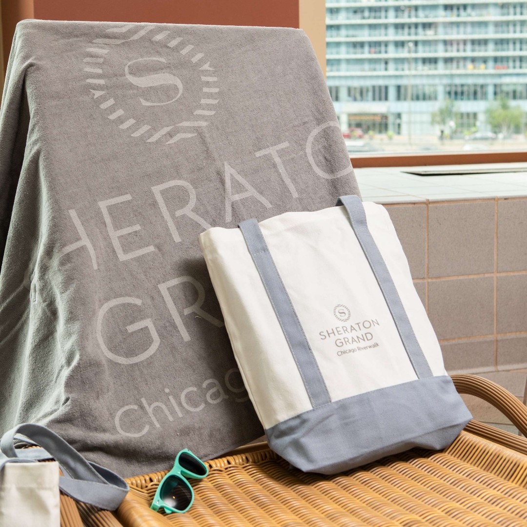SheratonChicago's tweet photo. Rain or shine, cannonballs are always in season. 💧 Make waves this summer with a stay that comes with all the essentials. Our Splash Into Chicago package includes overnight accommodations, pool swag, a $50 room service credit and bedtime cookies + milk. Link in bio. https://t.co/NE6plzKxBE