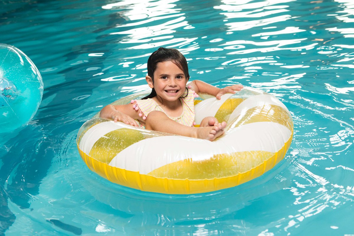 SheratonChicago's tweet photo. Rain or shine, cannonballs are always in season. 💧 Make waves this summer with a stay that comes with all the essentials. Our Splash Into Chicago package includes overnight accommodations, pool swag, a $50 room service credit and bedtime cookies + milk. Link in bio. https://t.co/NE6plzKxBE