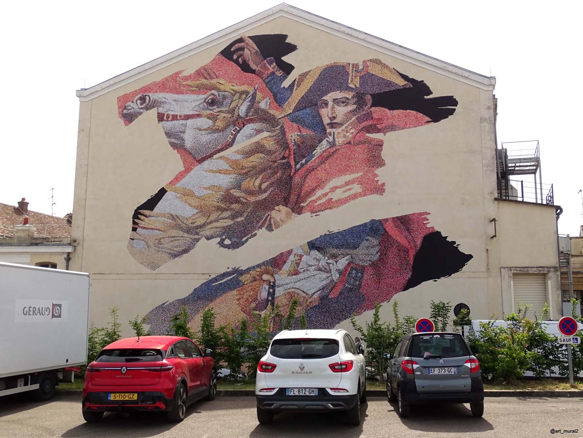 #Fontainebleau (Dépt 77 – #SeineetMarne) : Nouvelle fresque de #NadègeDauvergne , d'après un tableau de Jacques-Louis David et son « Bonaparte franchissant le Grand-Saint-Bernard (1801) 

🎨 et 📷 Mai 2025

En savoir + sur cette fresque : trompe-l-oeil.info/Murspeints/det…