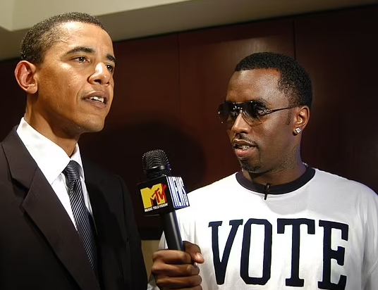 MoochieSquad's tweet photo. Seems all the associations of Diddy are SUS too. Obama, Trump, Usher and yea even Tariq Nasheed. MBRS is in the trenches looking at everything. Moochie thinks these ppl have the aroma smell of baby oil and astroglide. Bears have good noses. #MBRS Stay tuned. https://t.co/u7wpBnb69p