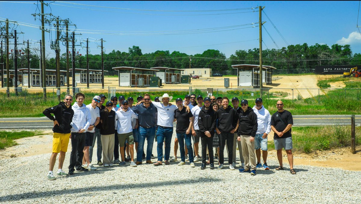 En voyage avec les investisseurs de Data Factory à Rockdale, Texas.
On a même intégré un ATH de Bitcoin dans le voyage 🤠😎