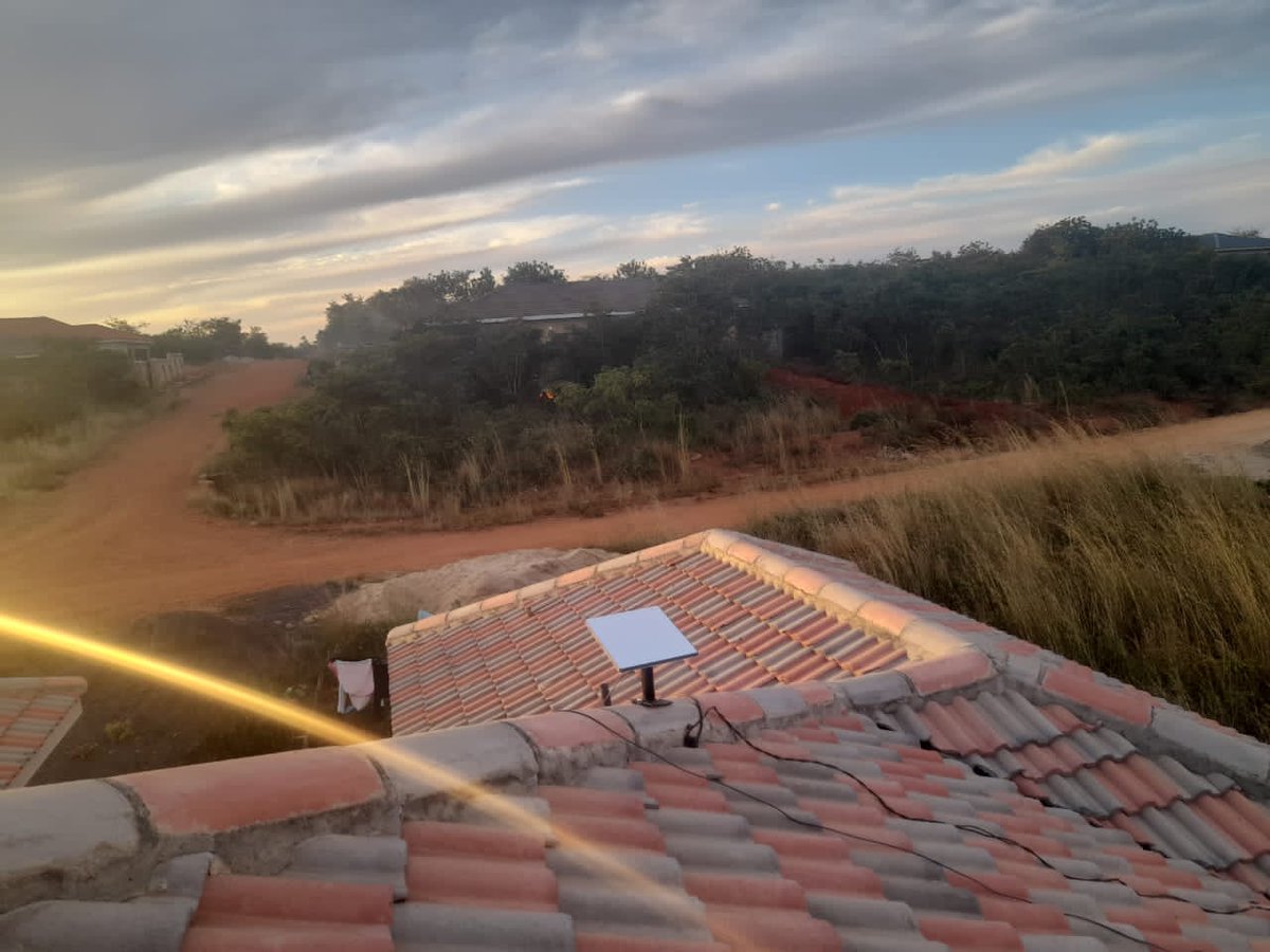 midlandstechs's tweet photo. Shesham Shurugwi!

In a newly developed neighbourhood? with no reliable internet provider in the area? Starlink will do the trick and its affordable. Lets help get you connected🚀🚀🚀
#midlandstechservices #starlinkzimbabwe https://t.co/4C9kkto3ji