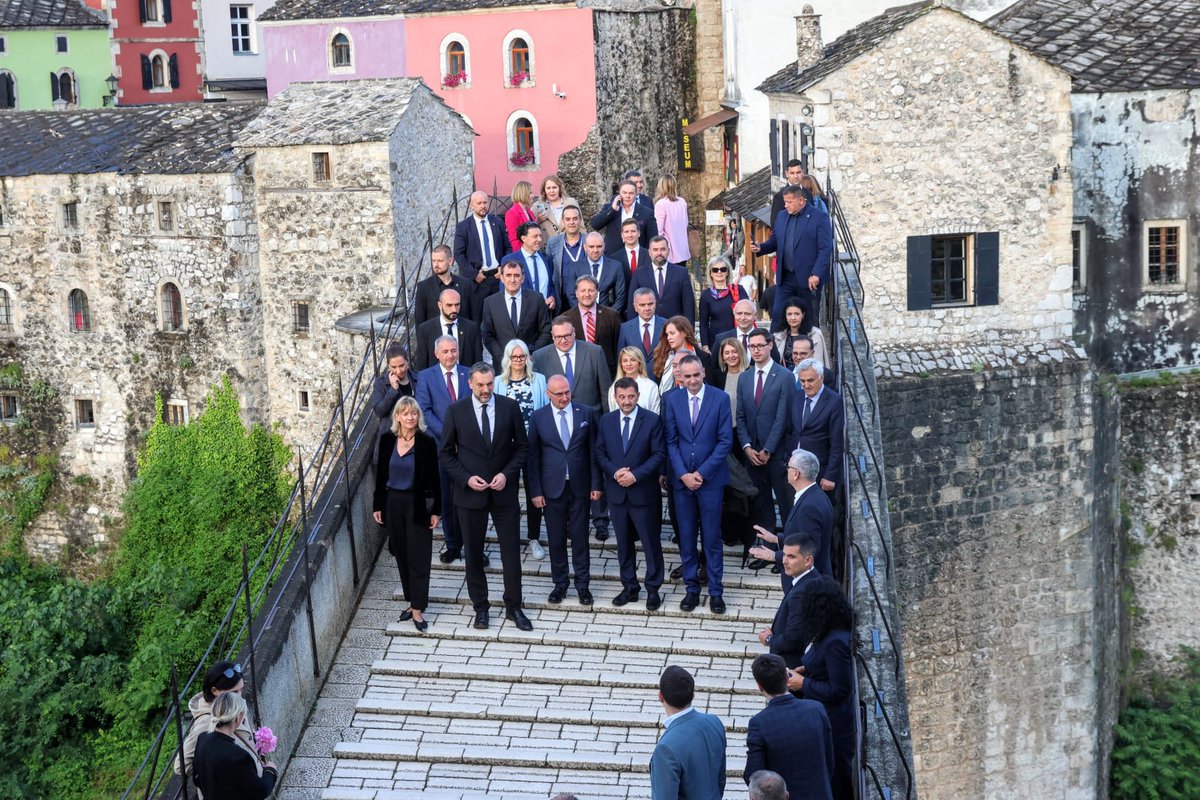 MacdonaldIngrid's tweet photo. Proud to support the 2nd #DialogueForTheFuture Conference in Mostar where youth, leaders &amp; partners from across the region gathered to advance peace, dialogue &amp; shared heritage. Grateful to @mfa_bih, @UNESCOVenice, the city of Mostar &amp; @UNPeacebuilding for making it possible🕊️ https://t.co/FFY1RdM0YJ