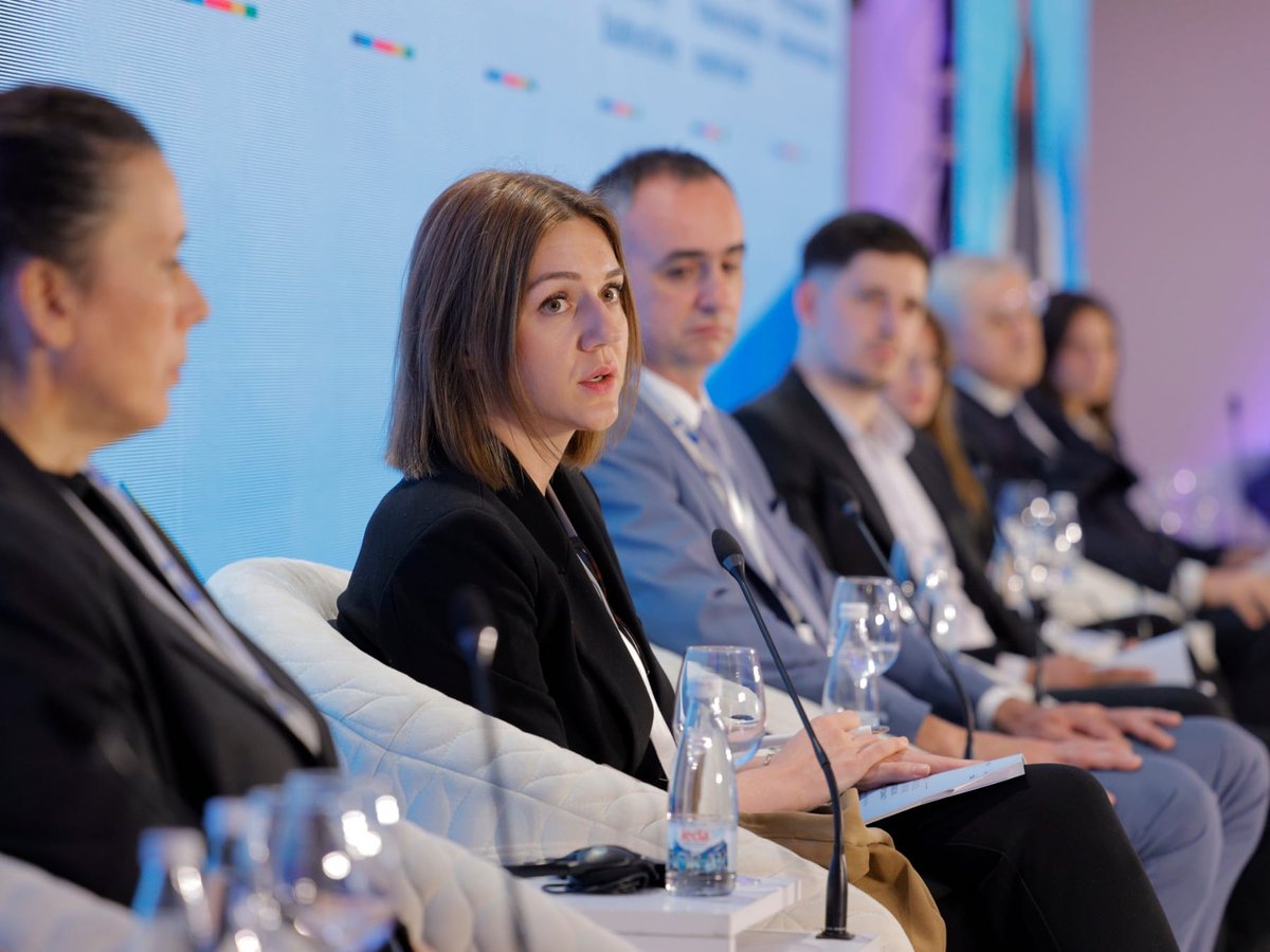 MacdonaldIngrid's tweet photo. Proud to support the 2nd #DialogueForTheFuture Conference in Mostar where youth, leaders &amp; partners from across the region gathered to advance peace, dialogue &amp; shared heritage. Grateful to @mfa_bih, @UNESCOVenice, the city of Mostar &amp; @UNPeacebuilding for making it possible🕊️ https://t.co/FFY1RdM0YJ
