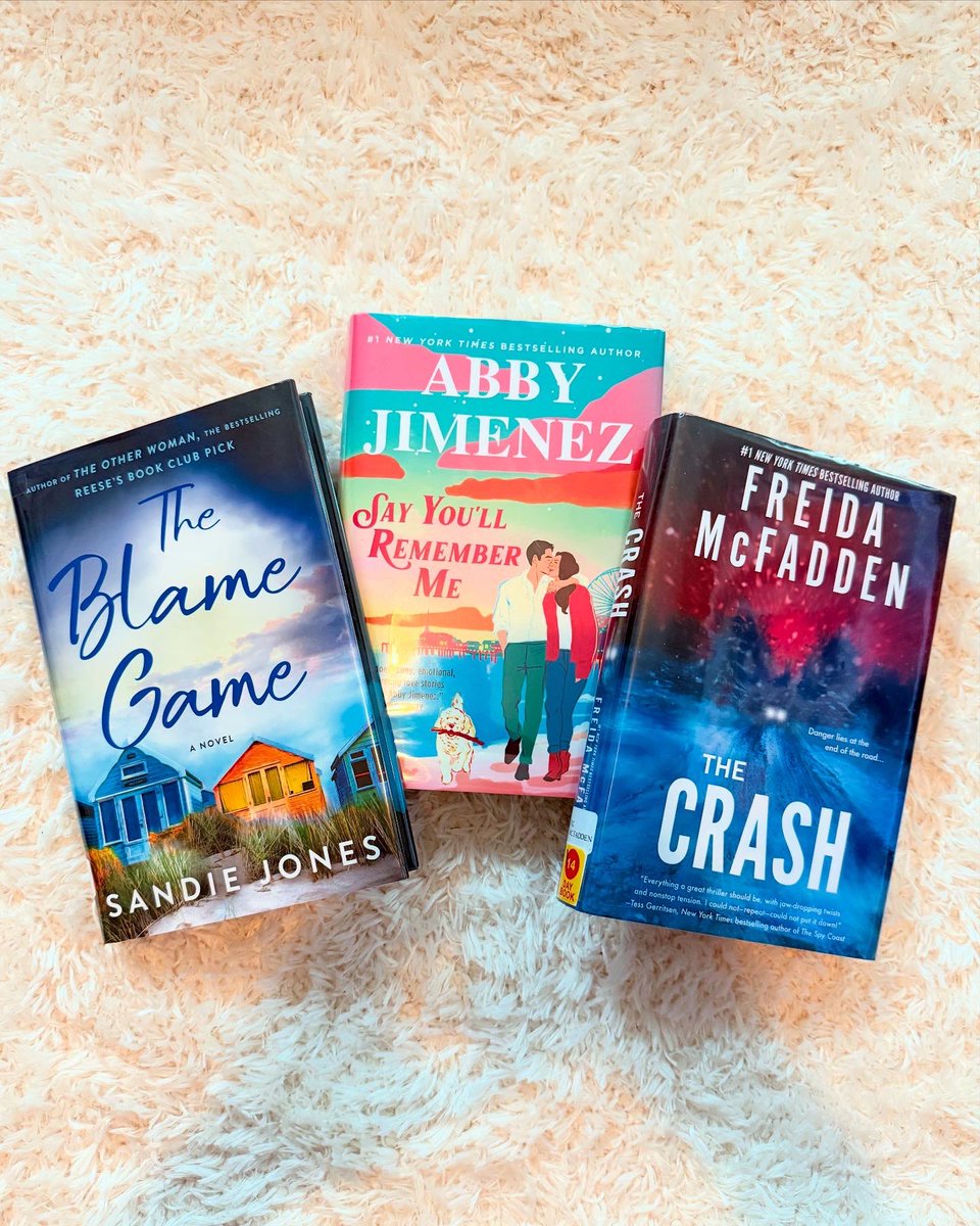 phyliciakara's tweet photo. Supporting my local library 📚📖 
#library #librarybooks #librarylove #libraryhaul #booksbooksbooks #bookworm #bookish #bookobsessed #bookishlove #books #bookblog #bookstagram #bookgram https://t.co/cN5kBtxhsf