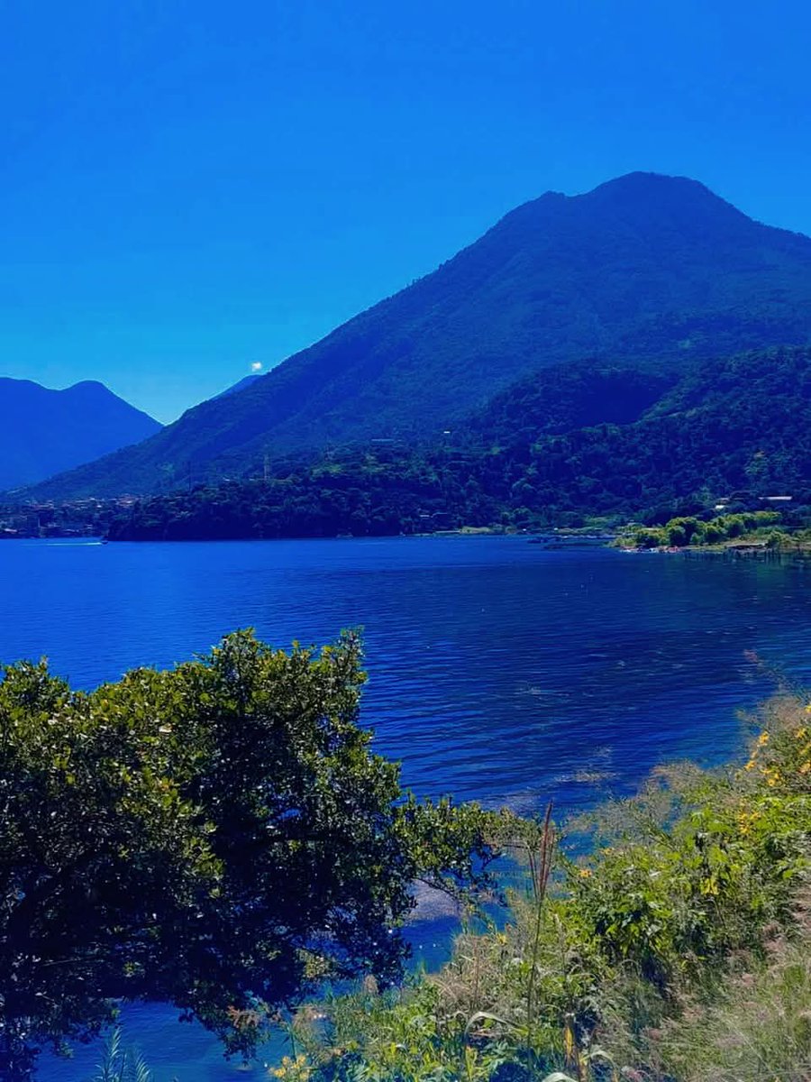 PuroQuiche's tweet photo. #Guatemala 💙🇬🇹❤️
Hermoso lugar 
#lagodeatitlan 
#Guatemala https://t.co/t056hxTtul