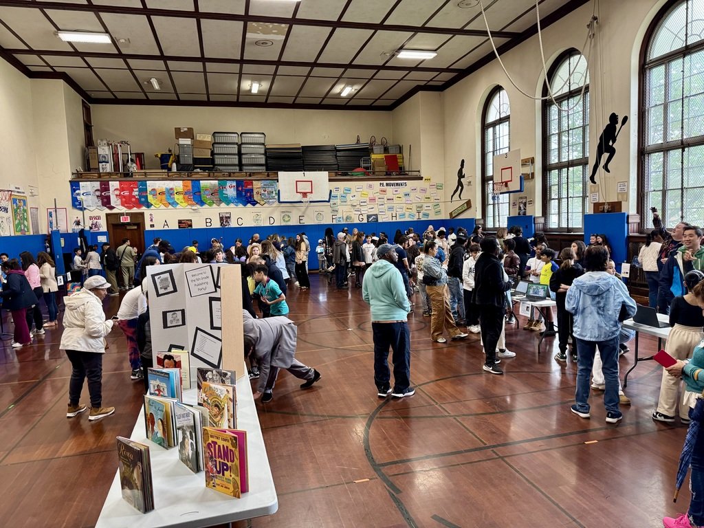 Our 5th graders shined at the Biography Publishing Party! From NASA astronauts to historical figures, students brought history to life through research, creativity, and confidence. So proud of these young scholars! #StudentSuccess #ProjectBasedLearning #WHe <a href="/WHGWashington/">WHGW</a> 📚✨