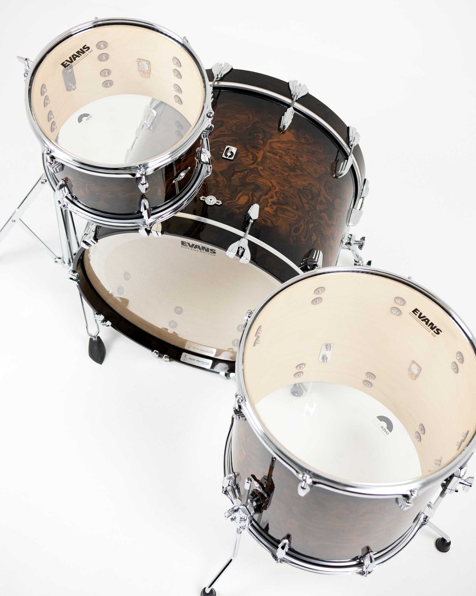 britishdrumco's tweet image. Windsor Dark in High Gloss Lacquer 🌟

Polished to perfection 💫

#windsor #madeinbritain #drumsetup #drumkit
