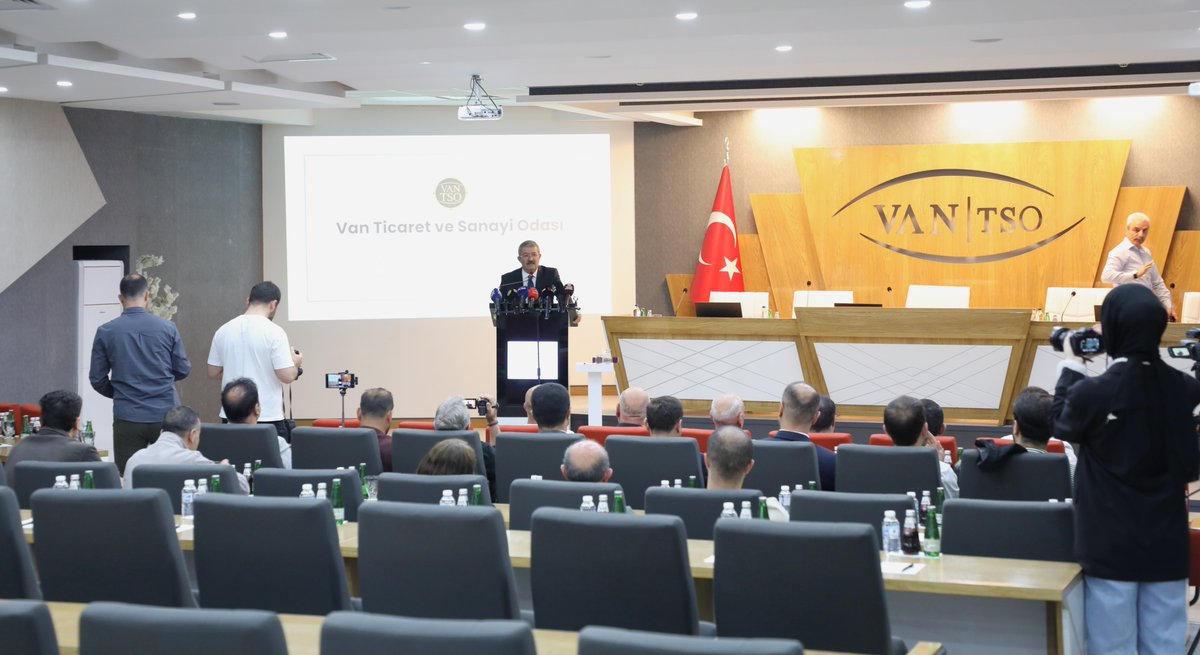 Odamızda;

🔷 Irak Kürdistan Bölgesi'nin Başkenti Erbil'de düzenlenen Ortadoğu Turizm Fuarı ve Van Tanıtım Gecesi,
🔷 Bu yıl 6'ncısı düzenlenecek olan Dünya Kahvaltı Günü,
🔷 Van TSO Tahkim ve Arabuluculuk Merkezi'yle ilgili basın toplantısı düzenlendi.

Toplantıya; Yönetim