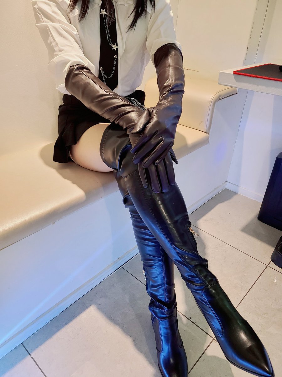 뭔가 간지있어 보이게 찍어봤어...🖤

#시디 #크로스드레서 #crossdresser #femboy #otokonoko #男の娘 #女裝
#CD #sissy