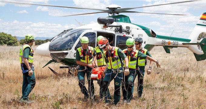 guardiacivil's tweet image. Según las estadísticas de rescates en la montaña las causas más frecuentes son:

▶️caídas
▶️extravíos
▶️enriscamientos
▶️problemas físicos
▶️meteorología adversa

¡Sé prudente!
Planifica tu actividad con información adecuada (mapas, libros, reseñas, etc.)

#GREIM