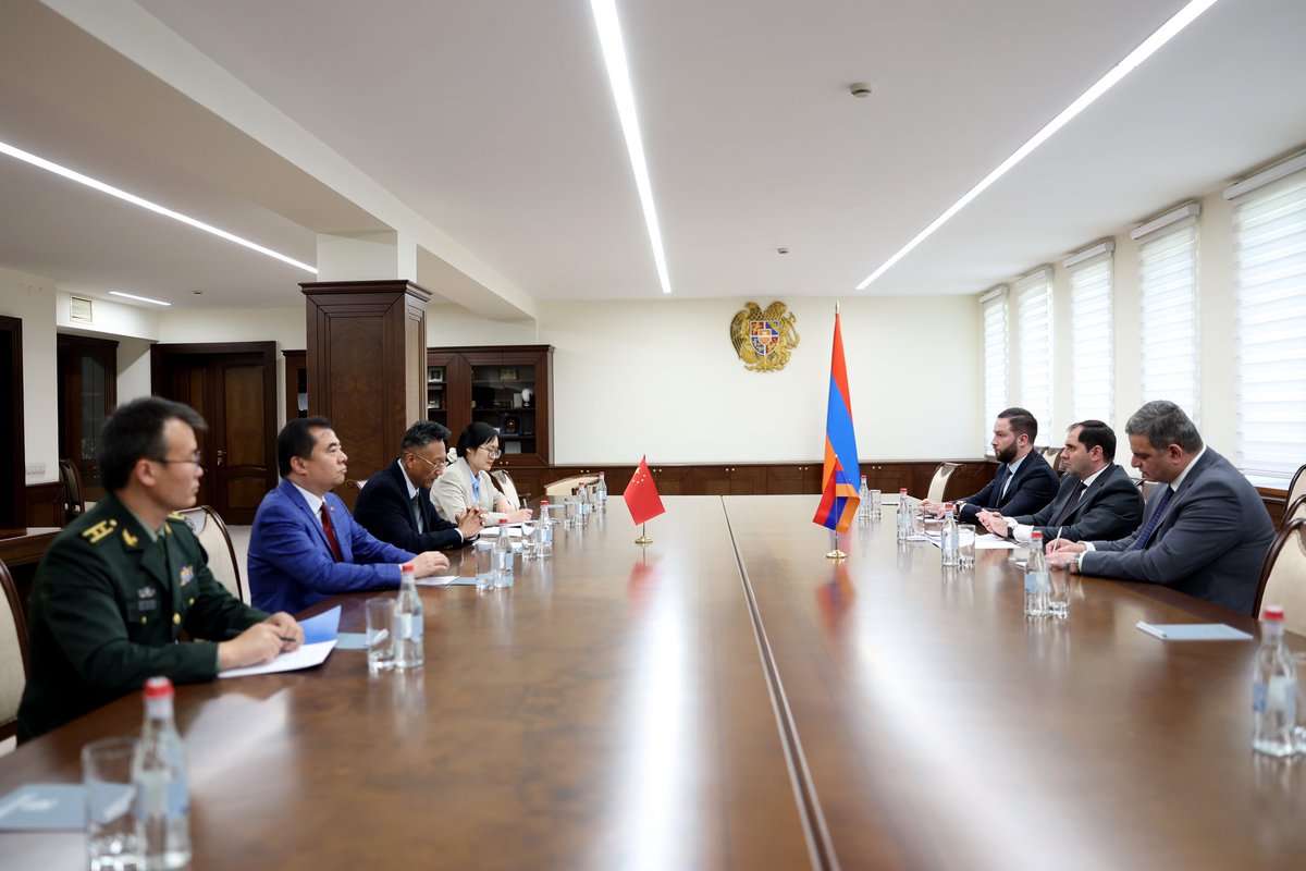 MoD of Armenia ๐ฆ๐ฒ (@armeniamodteam) on Twitter photo ๐ฆ๐ฒ๐จ๐ณOn May 21, Def Min of #Armenia, <a href="/papikyan_suren/">Suren Papikyan</a>, received newly appointed Ambassador of #China to Armenia,Li Xinwei.
S.Papikyan congratulated Ambassador & wished him success in strengthening ๐ฆ๐ฒ๐จ๐ณcooperation. They discussed๐ฆ๐ฒ๐จ๐ณ #defence ties & regional/international security. ๐ฆ๐ฒ๐จ๐ณOn May 21, Def Min of #Armenia, <a href="/papikyan_suren/">Suren Papikyan</a>, received newly appointed Ambassador of #China to Armenia,Li Xinwei.
S.Papikyan congratulated Ambassador & wished him success in strengthening ๐ฆ๐ฒ๐จ๐ณcooperation. They discussed๐ฆ๐ฒ๐จ๐ณ #defence ties & regional/international security.