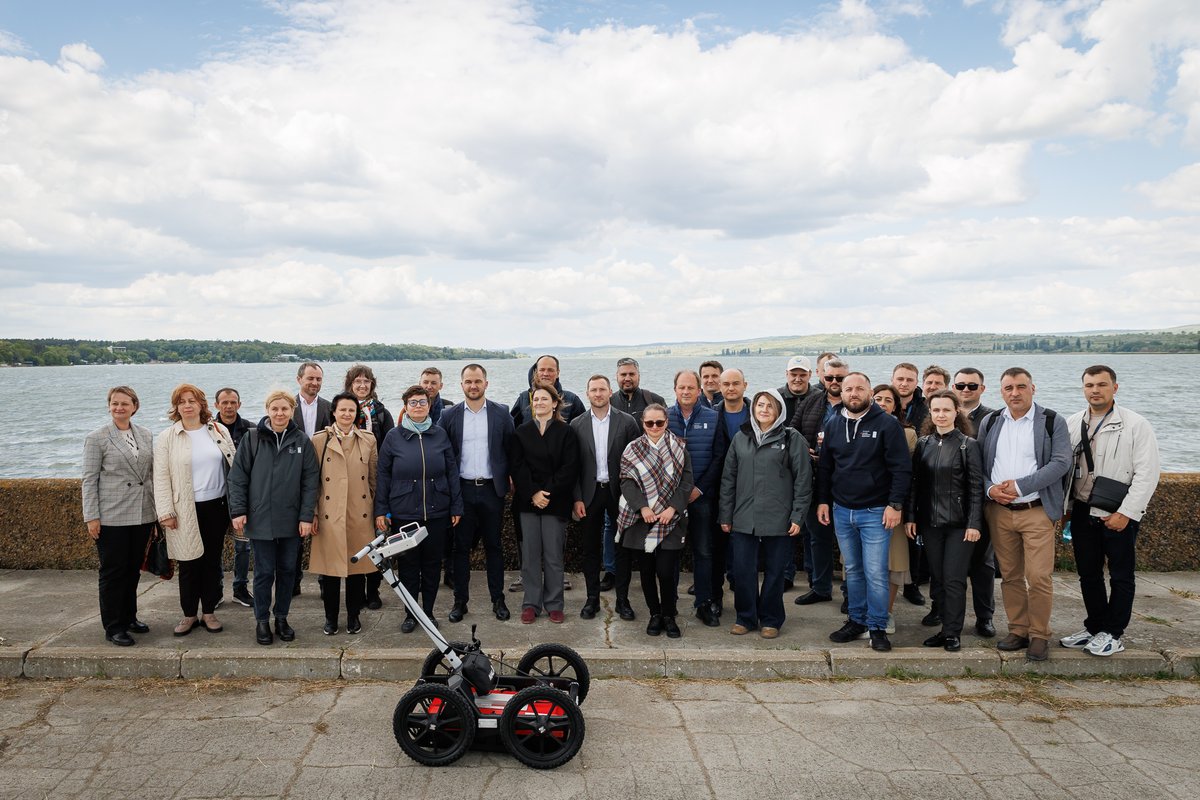🇲🇩 boosts flood prevention with a high-performance georadar, helping  National Administration “Apele Moldovei” inspect dams in 5 pilot areas. Faster, non-invasive monitoring improves safety in flood-prone zones, with <a href="/ADCinMoldova/">ADC in Moldova</a>, <a href="/Sida/">Sida</a> &amp; UNDP support: go.undp.org/UYW