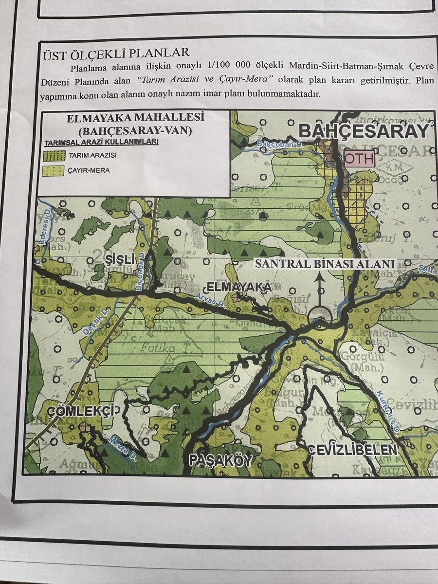 Affanorhan's tweet photo. Bahçesaray’da Hidroelektrik Santraline HAYIR diyoruz..!!!
Memleketimiz Yaşanır bir yer olsun diye Tünel beklerken,Yaşanmaz bir hale gelsin diye HES yapmaya çalışanlar var..
Suya tabuttur Havuz,
Bahçesaray’lıya kefendir hidroelektirik..!

Şu sudan başka ne cevherimiz var,ne sermayemiz var Allah aşkına..
Alimlere,Bilgelere ışık olmuş Feqiyé Teyran bu suyun kenarında yazdı şiirlerini,
“Ey Av u Av” diye bu suya seslendi,bu sudan Feyz aldı..
Yüzyıllardır Kırmızı köprünün altından Küresel ısınmaya inat akan bu güzelim suyu kesip Kırmızı Köprüyü susuz bırakmak hangi akla hangi vicdana sığar..!!
İlçe merkezinde,yerleşim alanında HES’in ne işi olur,
Biraz daha para harcasınlar ,Gitsinler 10 km aşağıda yerleşim olmayan yerde,dağların dik olduğu,tarımın yapılmadığı yerde yapsınlar santrallerini..
Bu sudan başka bir şeyimiz yok,
Ha bu santralleri yapmışsınız ha Bahçesaray’ın Kalbine,Bahçesaray’ın ciğerine Hançer saplamışsınız hiçbir farkı yok..!!!
Sn. Cumhurbaşkanım @RTErdogan ,
Lütfen duyun sesimizi ızdırabımızı,müsaade etmeyin,
Bahçesaray’ı hançerlemesinler..
Sn.Valim,Sn.Milletvekillerim,
Sivil toplumun kıymetli Başkanları lütfen sizler de duyurun sesimizi,
Müsaade etmeyelim Bahçesaray ilçe merkezinde HES katliamlarına..
@Burhan_Kayaturk @NecdetTakva @zahirkandas