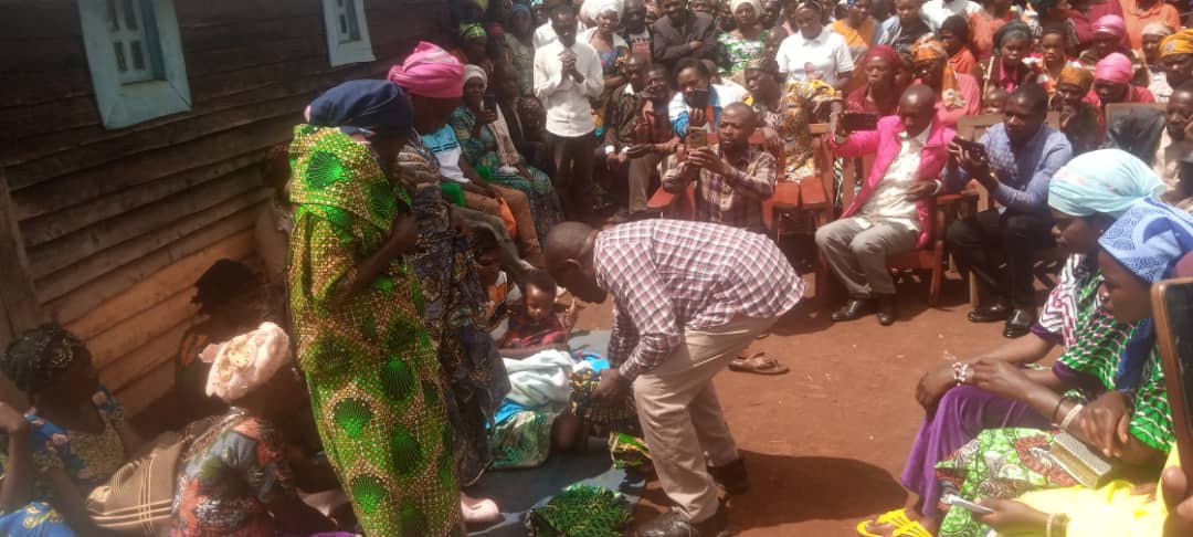 Dimrcongo's tweet image. The "BASHI" tribe can only allow a woman to inherit cloths from the late mother but not even a piece of land or fixed asset. DIMR , is advocating for the rights of a women to inherit even from his father. Let's rise , Let's fight for women's rights