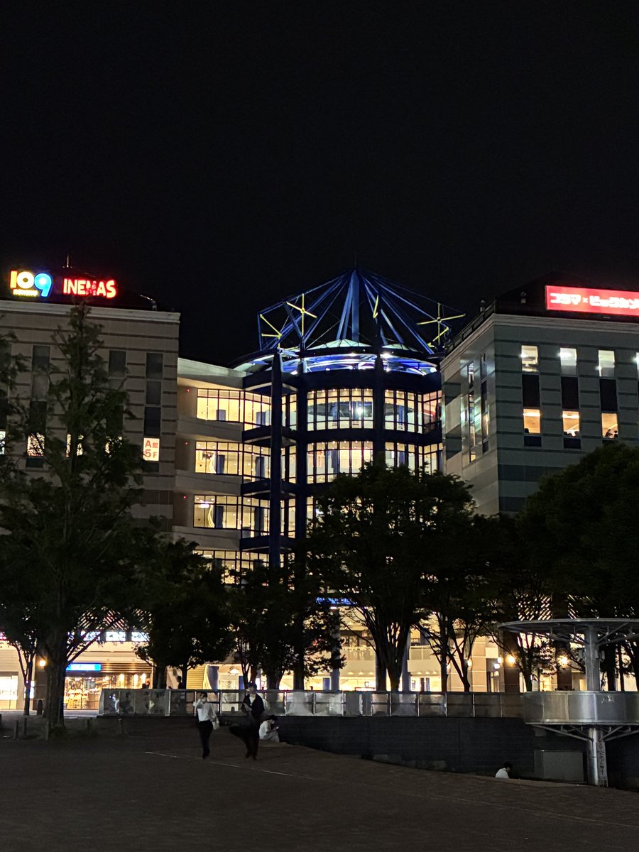 katokijp's tweet photo. 本日の聖地
たまたま通りかかったんで〜
とか言いながらダイソーで買い物🧺
とか思ってたのにギリ閉まってた🤦🏻♂️
俺チャンスつかめず🥺
#ゼロプロ聖地 #SeizeaChance https://t.co/7bhmjB5Oit