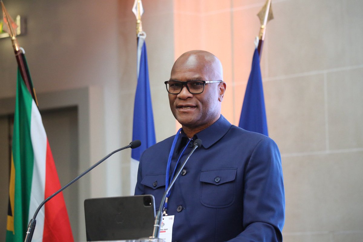 NathiMthethwaSA's tweet photo. French foreign direct investment in South Africa fuels operations of over 480 French companies, including most of CAC-40 groups across key sectors such as renewable energy, infrastructure &amp; financial services—creating more than 65,000 jobs &amp; fostering critical skills development. https://t.co/VqzqGqa0yv