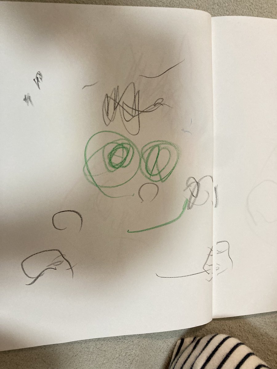 peke_da's tweet photo. 急に娘が「さとうくんだよっ」って描き出した🤔
ちなみに、「さとうくんって誰？」って聞いたら「前さとうくんと黒い流れ星のお話したでしょ？」って言ってたから、確実にHEARTY PARTYでちょっと話した@shunsaku310 のことでした笑 https://t.co/C45WVgX94F