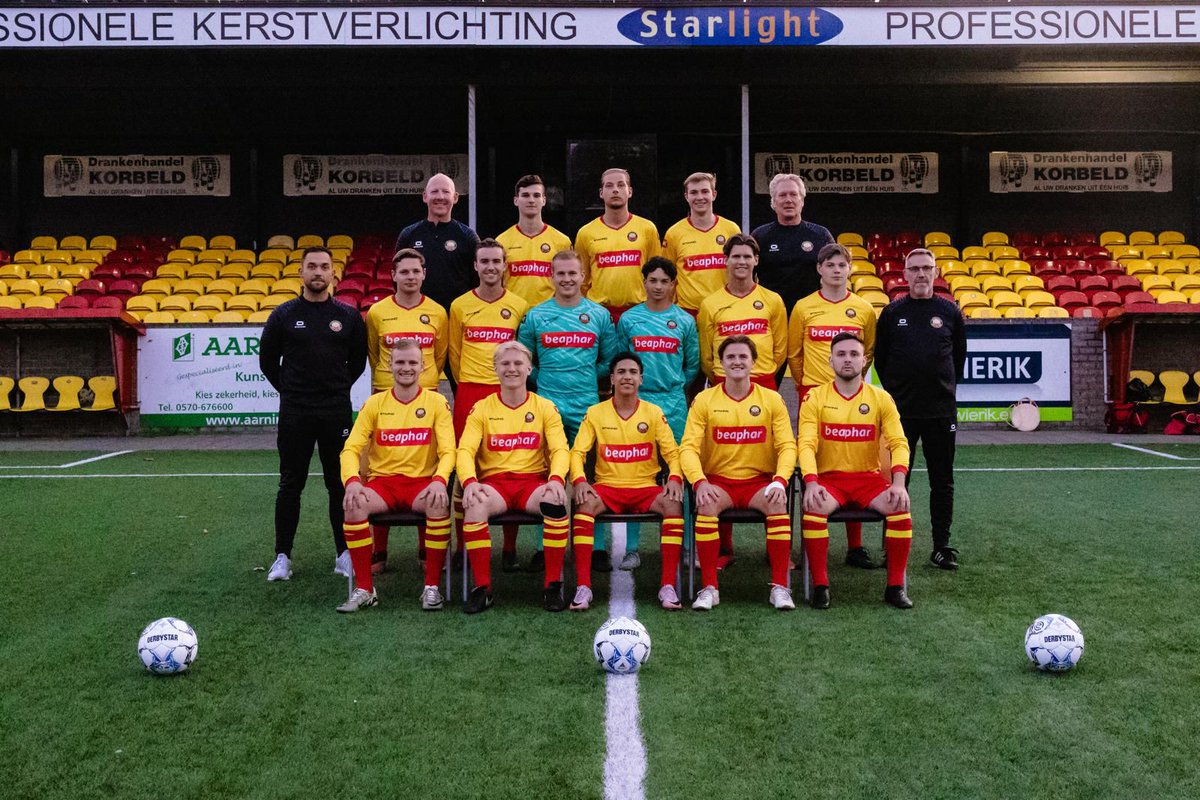 TEAMMANAGER GEZOCHT voor onze O23-1. Dit team speelt in de 2e divisie op zaterdag en maakt de komende weken kans op promotie naar de 1e divisie. Lees de volledige vacaturetekst op lnkd.in/eCStVKeE

#vacature #o23 #teammanager #metelkaarenvoorelkaar