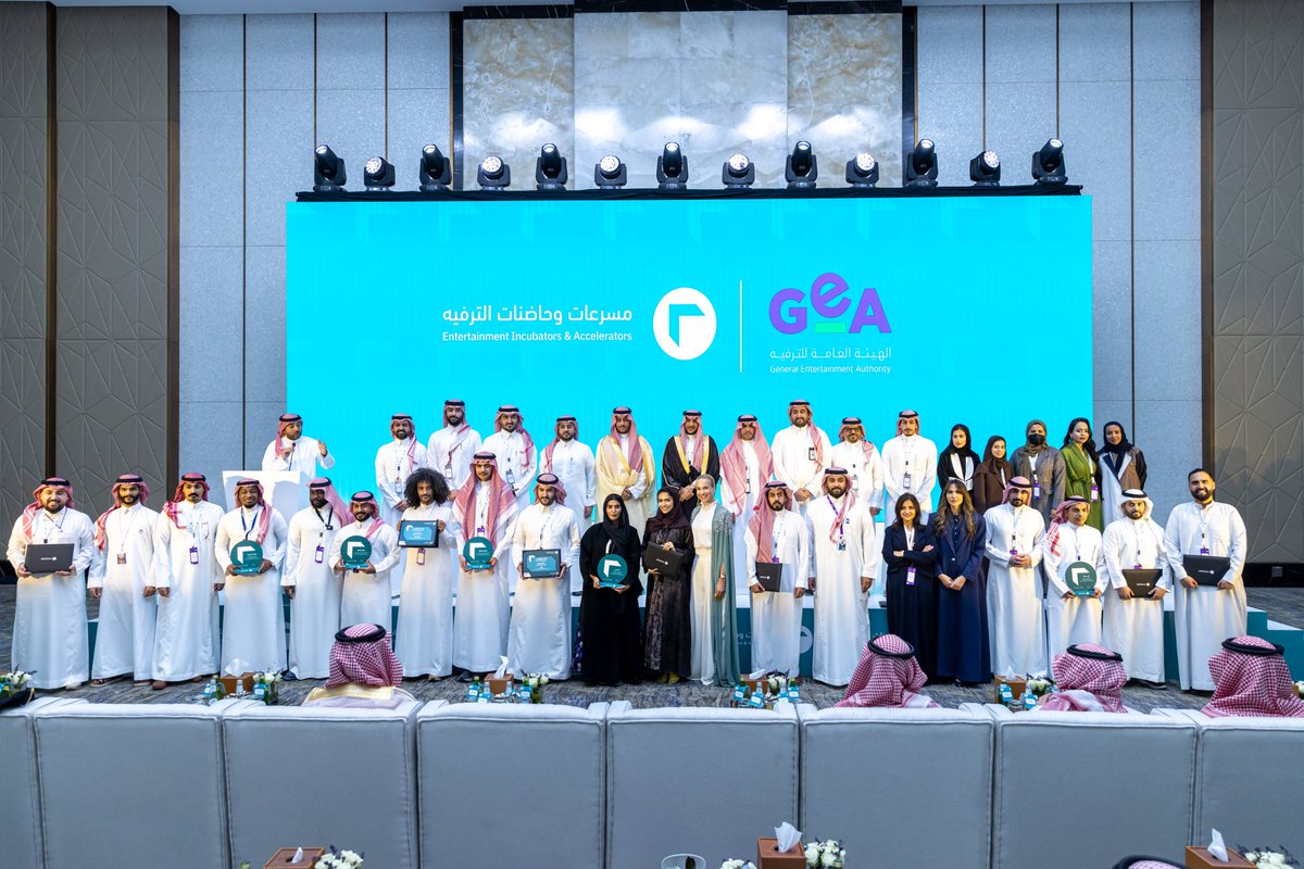 DunesAero's tweet image. فخورون بأن نكون احدى الشركات التي تقود الابتكار في قطاع الترفيه وإدارة الحشود بالمملكة. 
شكرًا جزيلًا لفريق #هيئة_الترفيه و فريق Plug and Play Middle East  على دعمهم وعلى هذه التجربة المميزة في مسرعة أعمال الترفيه. 

معًا نحو فعاليات وتجارب ترفيهية آمنة وسلسة. 🚀✨  

A big…