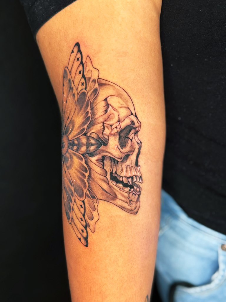 magpyres's tweet photo. Ik everyone hates me for not posting digital paintings frequently anymore but here are some tattoos I’ve done recently https://t.co/ijLTs3opIb
