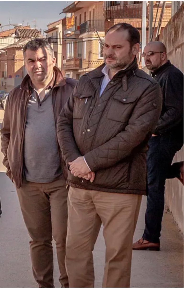 JOSEMANUELSOTO1's tweet image. La banda del Peugeot…