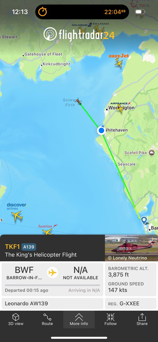 I hope he waved back 🤴 🚁