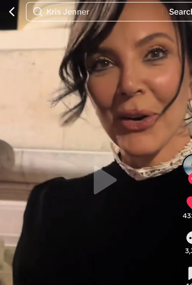 ronypoop's tweet image. Kris FUCKING JENNER 🔥🔥🔥🔥🥵🥵🥵 SHE LOOKS LIKE KIM❤️