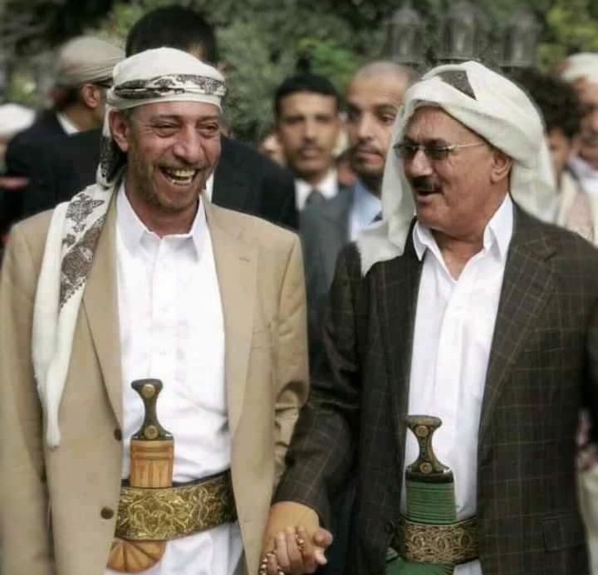 بلغنا وفاة الوالد الشيخ المناضل /ناجي جمعان الجدري شيخ  مشائخ بني الحارث
نعزي اولاد الفقيد في مقدمتهم
الشيخ محمد بن ناجي جمعان 
والشيخ خالد بن ناجي جمعان 
وجميع اخوتهم واسرتهم جميها

وعزائنا لبني الحارث واليمن جميعا
الله يرحمك ياشيخ ناجي ويسكنك فسيح جناته وانا لله وانا اليه