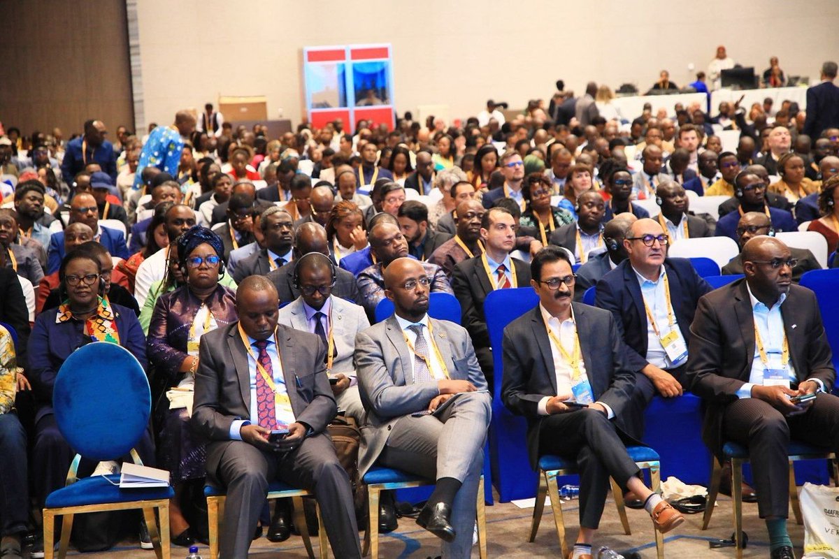 Ethiopia’s #DigitalID is fueling national transformation, says Minister <a href="/BeleteMG/">Belete Molla Getahun</a>  at #ID4Africa2025. A key pillar of #DigitalEthiopia2025, it ensures inclusivity, security &amp; smart cities. #Mesob, the future is digital! 

#DigitalEthiopia2025. #ID4Africa2025